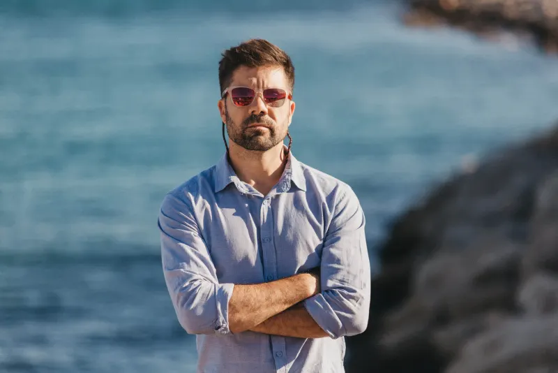 Javier Estrela on location with his camera